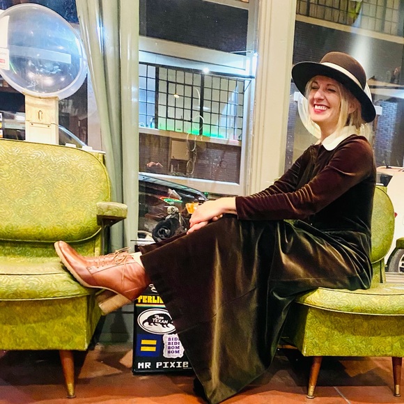 Meet Your Posher, Diana - Picture 2 of 4